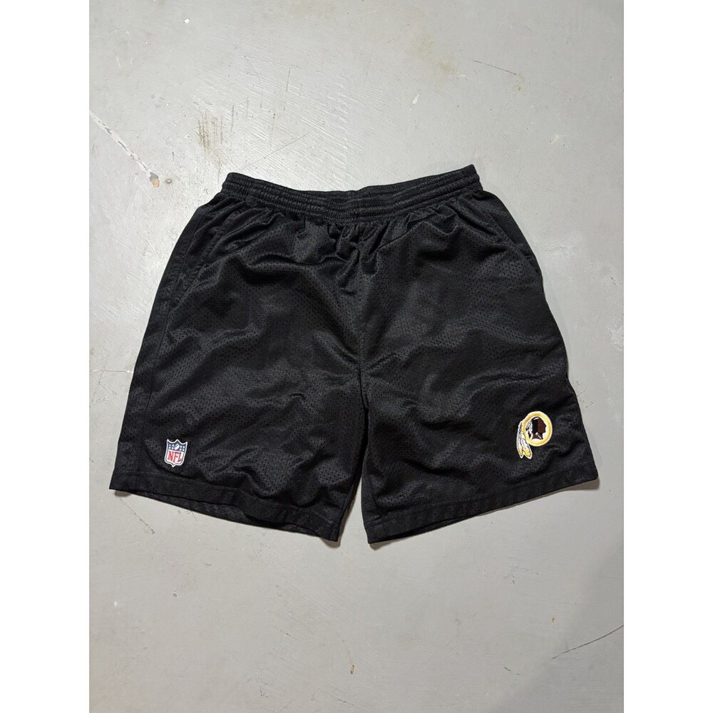 Washington Redskins shorts with an NFL logo athletic mesh shorts medium